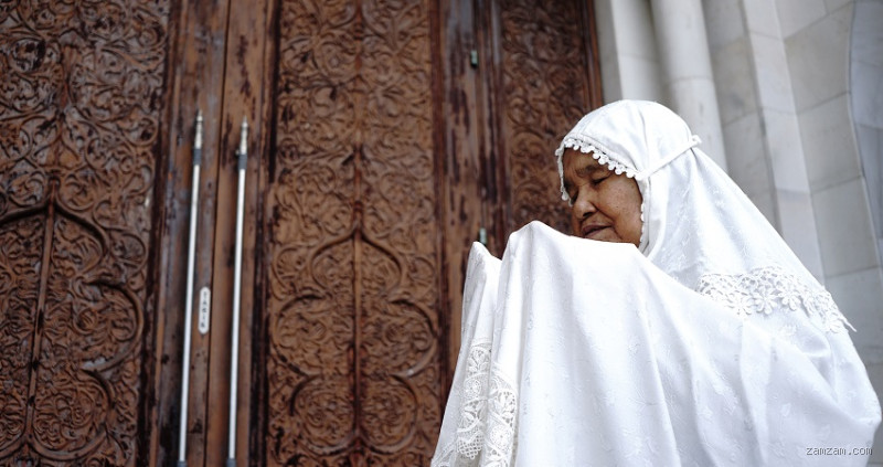 هل تقبل العمرة للمرأة بدون محرم؟ الحقيقة التي يجب أن تعرفها