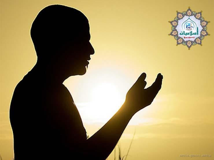 هل يجوز التحدث مع من يصلي؟ كل ما يجب أن تعرفه