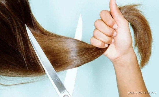 هل يجوز أن تظهر المرأة شعرها أمام النساء؟ كل ما يجب أن تعرفه