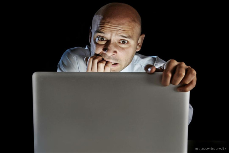 كيف تعرف الشخص الذي يشاهد الأفلام الإباحية؟ علامات قد تلاحظها