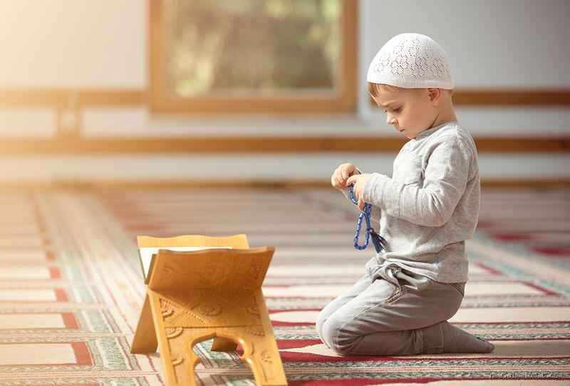 كيف اتحدث مع طفلي عن الله؟ خطوات بسيطة لبناء علاقة روحانية