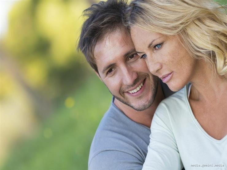 لماذا تكبر المرأة قبل الرجل؟