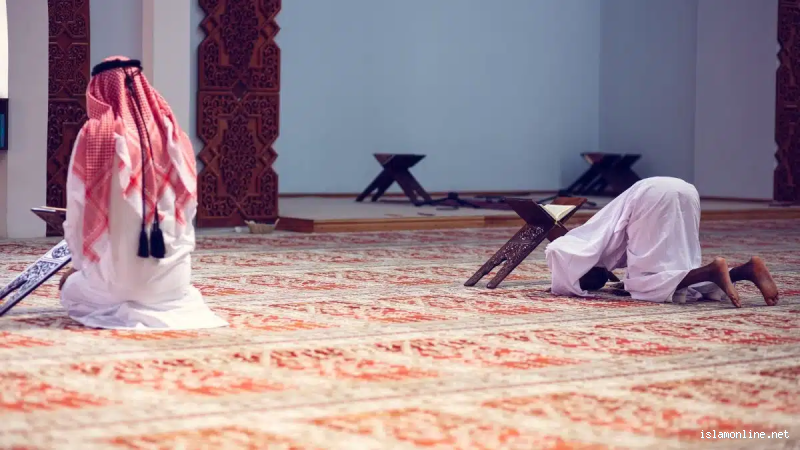 ما هي القبلة في الصلاة؟ سر هذا الاتجاه العظيم في عبادتنا