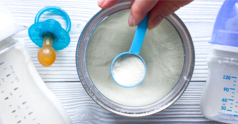 هل الحليب الصناعي مفيد للرضع؟ حقائق يجب أن تعرفها