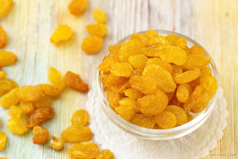 هل يفضل أكل الزبيب على الريق؟