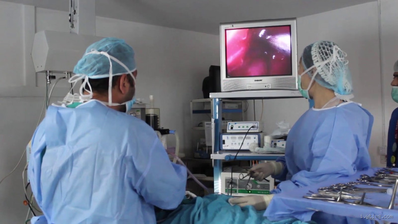 هل يمكن استئصال الورم بالمنظار؟ إجابة تهم كل مريض