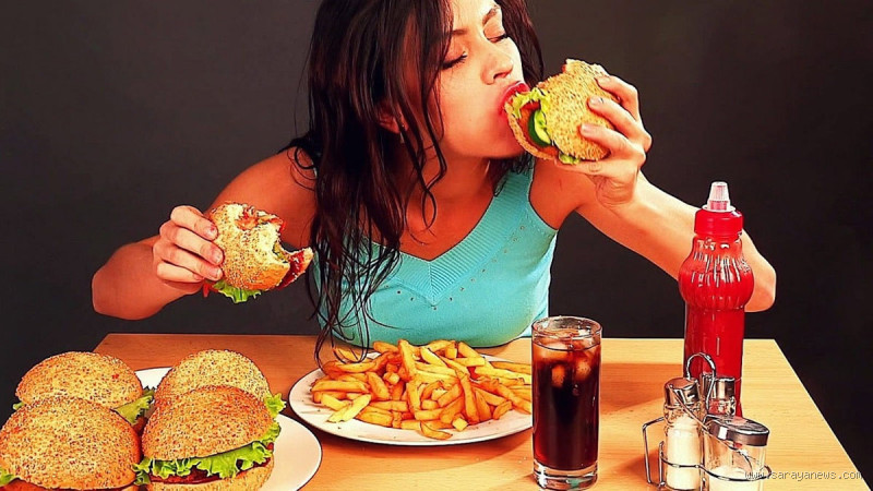 كيف تتخلص من الطعام في معدتي؟ حلول فعّالة وسريعة!