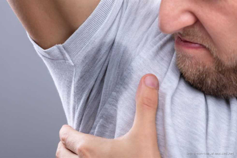 ما سبب رائحة العرق بعد الاستحمام؟ اكتشف السبب الغريب!