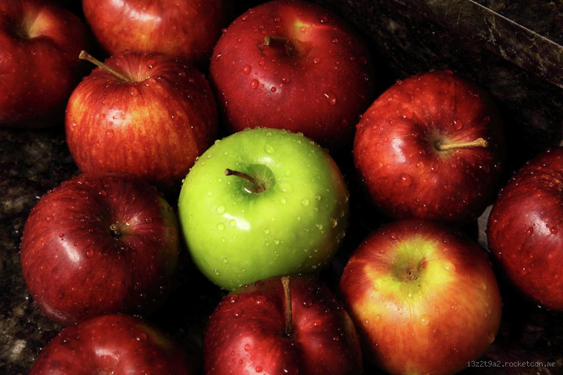 أيهما أفضل التفاح الأخضر أم الأحمر؟